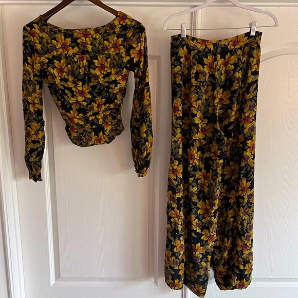 Free People Set (2) - Picture 5 of 12